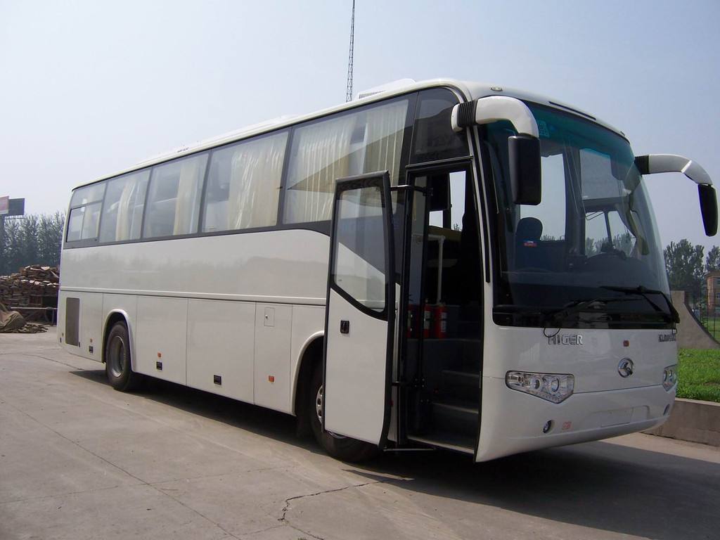 大巴车